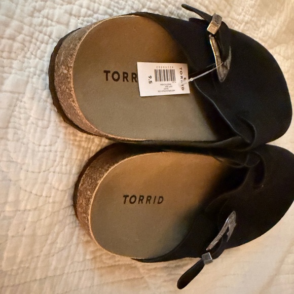 Torrid Black Buckle slide on clogs NWT 9.5 - Picture 4 of 5